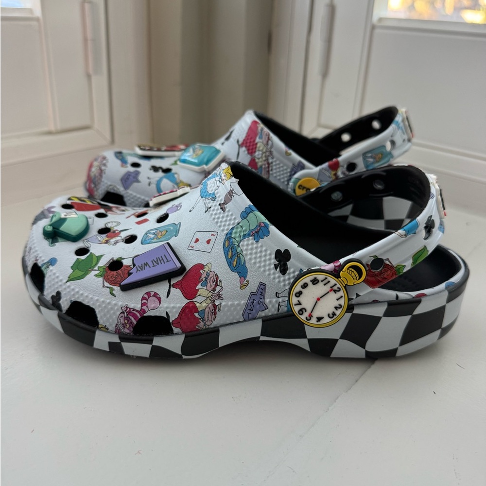 CROCS Limited Edition Alice in Wonderland